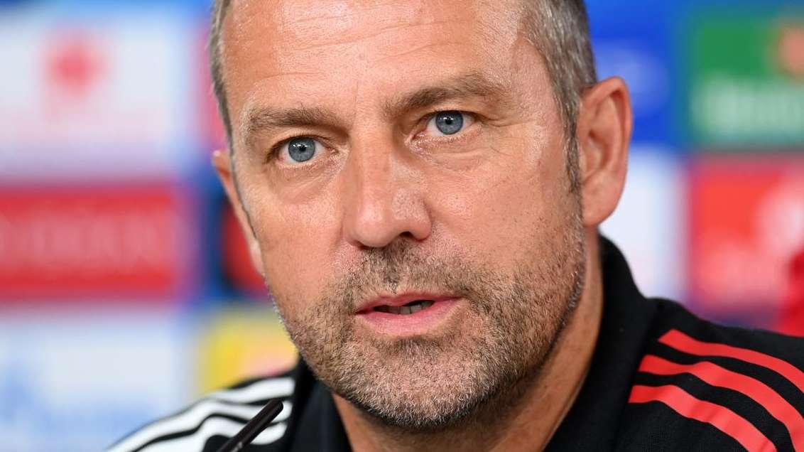 Bayern Monaco, Flick elogia il Siviglia: "Ha meritato di vincere l'Europa League"