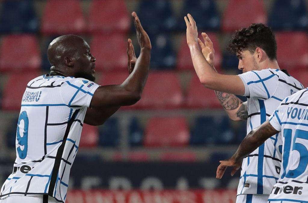 Lukaku 20 e lode: suo il gol da tre punti che permette all'Inter di sbancare Bologna. Nerazzurri a +8