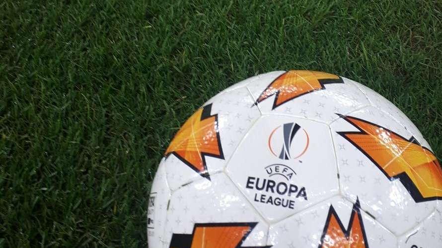 FOTO, Il trofeo della nuova Conference League