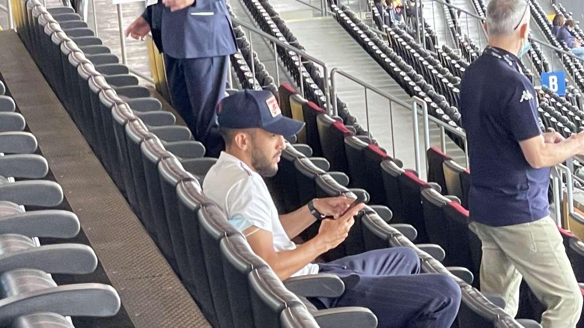 FOTO FV, Pure Gonzalez in tribuna con il suo mate