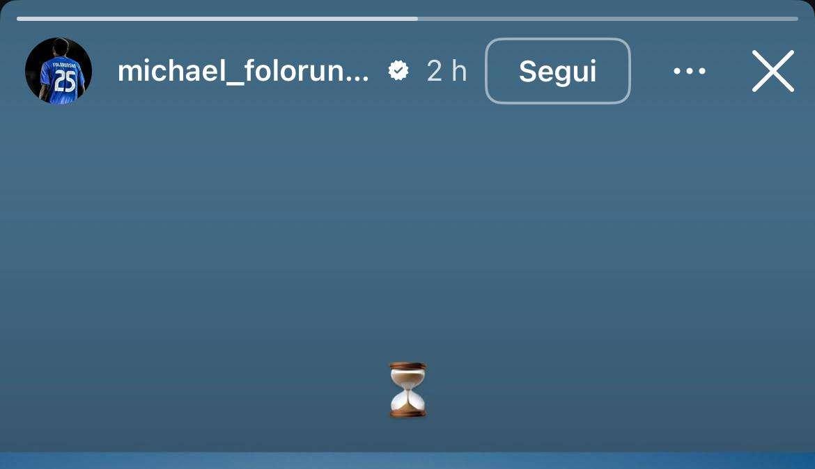 FOTO, Folorunsho su IG pubblica una clessidra