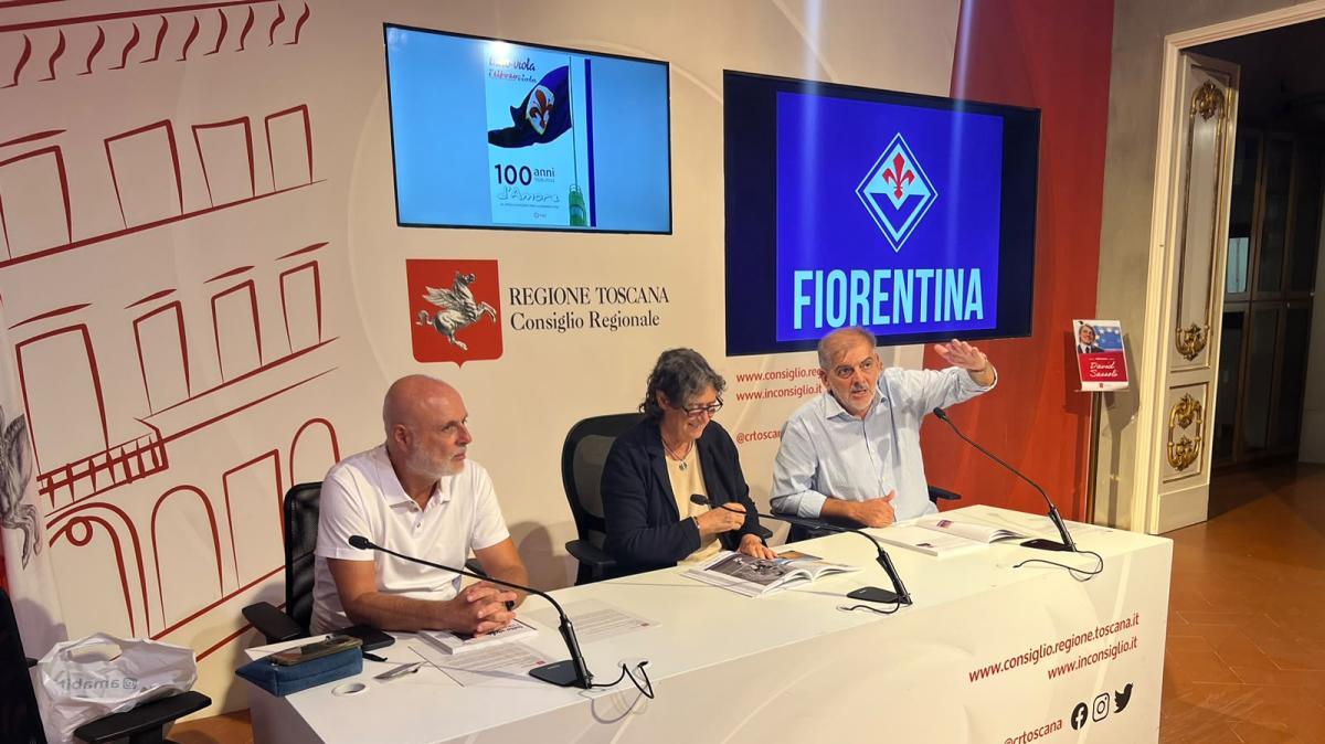 Presentato in Regione Toscana il libro sul centenario "100 anni d'Amore"