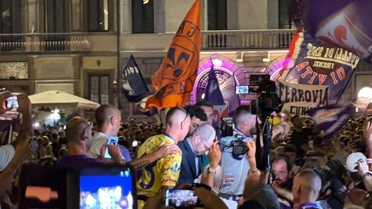 Centenario Viola, il saluto e le promesse di Commisso ai tifosi