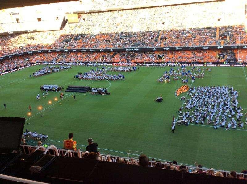 FOTO FV, Le giovanili del Valencia sfilano con la banda