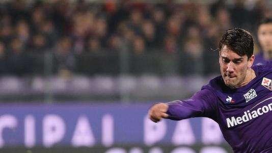 VLAHOVIC, Su Instagram: "Forza viola, tutti uniti"