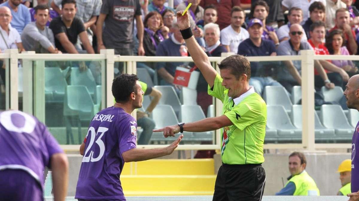 ARBITRI, CARTELLINI  E... AUTOGOL