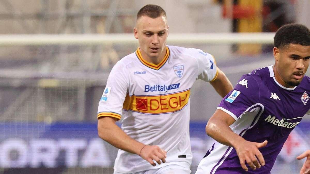 Il Lecce batte il Pisa 1-0 con Stulic. La Fiorentina è a -8 dalla salvezza