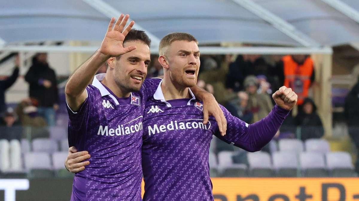 FORM. UFFICIALI, ARTHUR E JACK IN MEDIANA. BELTRAN DIETRO BELOTTI. CI SONO SOTTIL E BIRAGHI