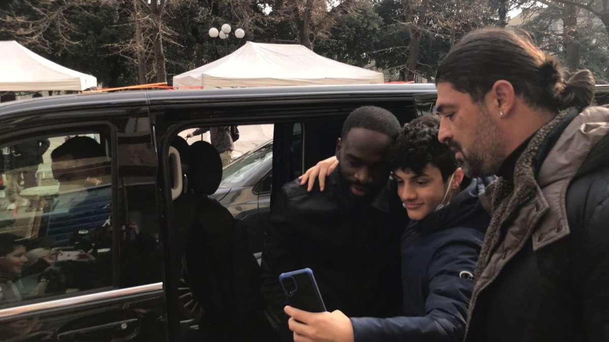 IKONÉ, È lui il primo ad arrivare al CS. Gli altri...