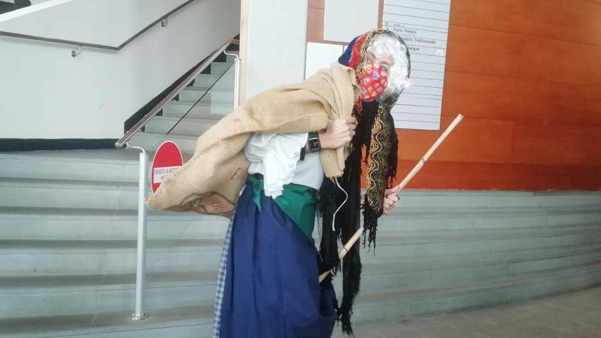 FOTO-VIDEO FV, Befana al Meyer è Lady Prandelli