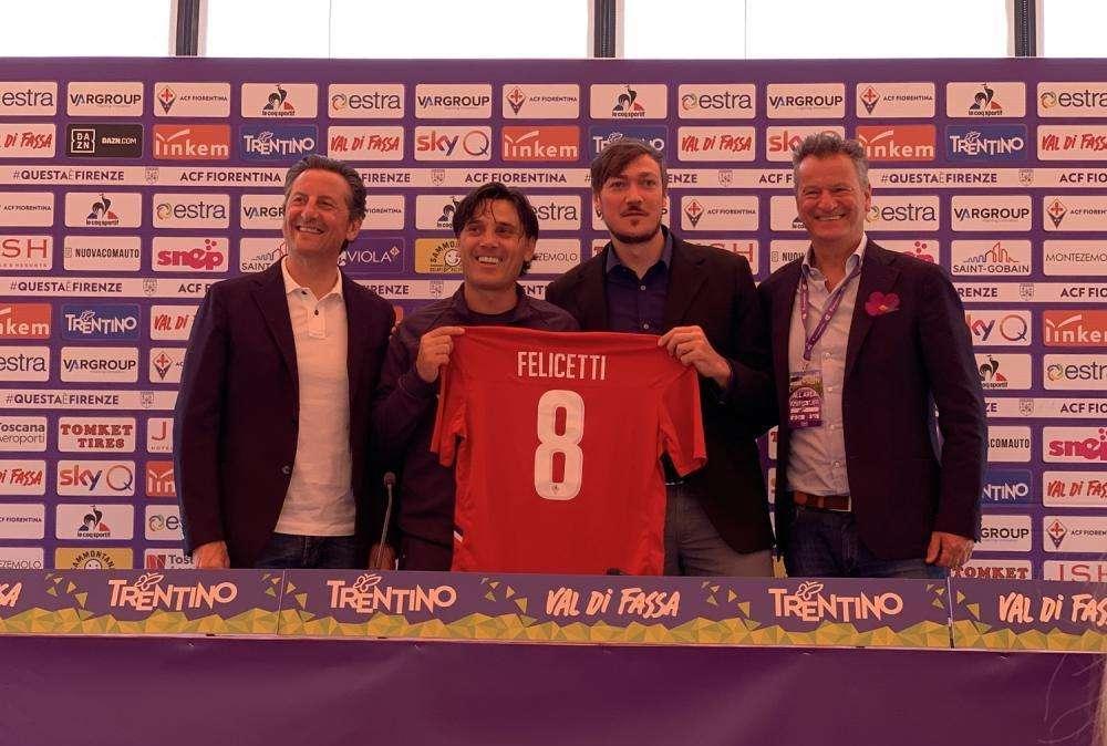 FOTO FV, Montella e la maglia rossa col numero 8
