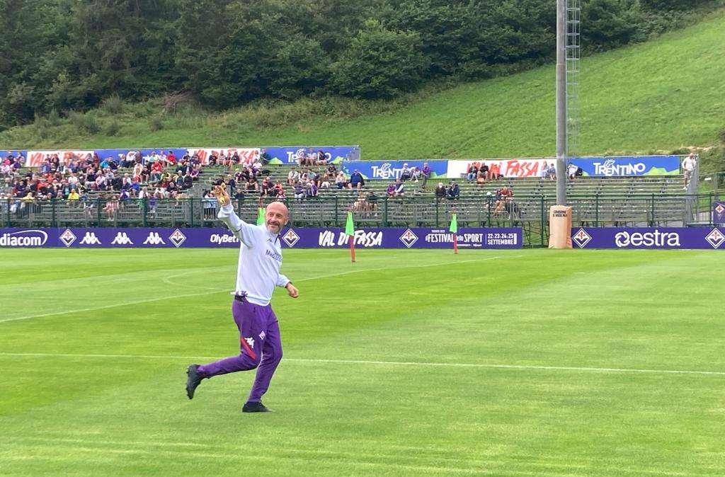 FOTO FV, Il saluto di Italiano sul campo del Benatti