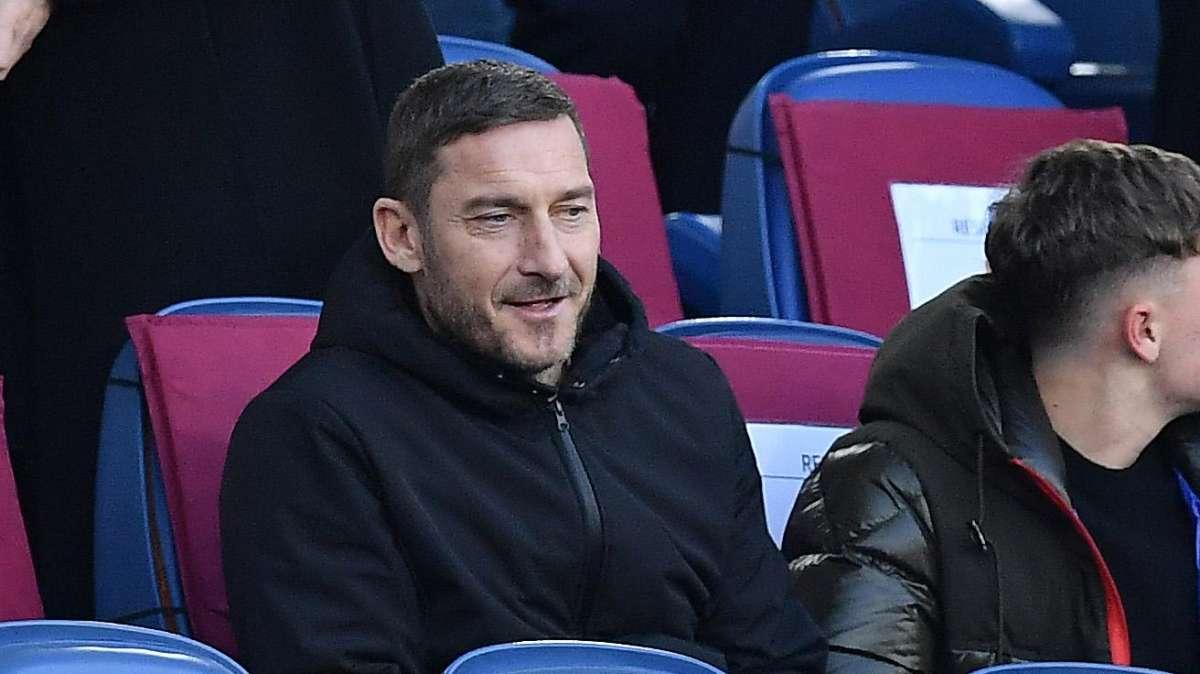TOTTI, Ultimo anno da giocatore logorante. Non lo...