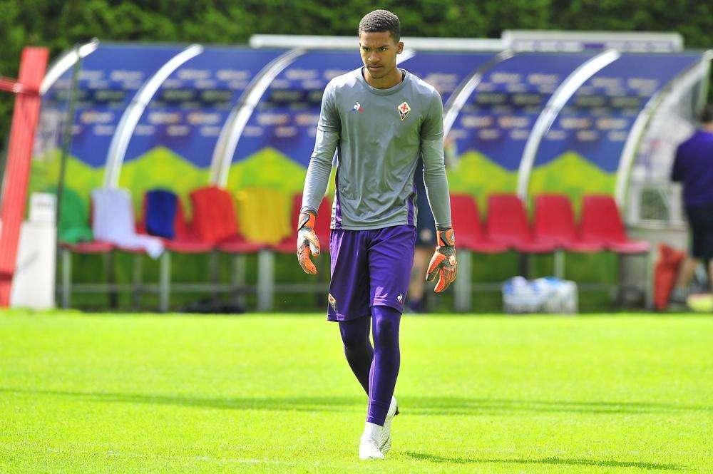 LAFONT, "Uomo, scivola": le news di lingua in campo