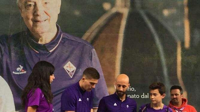 MOENA, Lunga fila per gli autografi di Borja e Bagadur