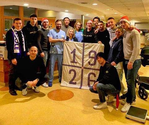 FOTO FV, Tifosi viola al Meyer per dare doni a bambini e medici