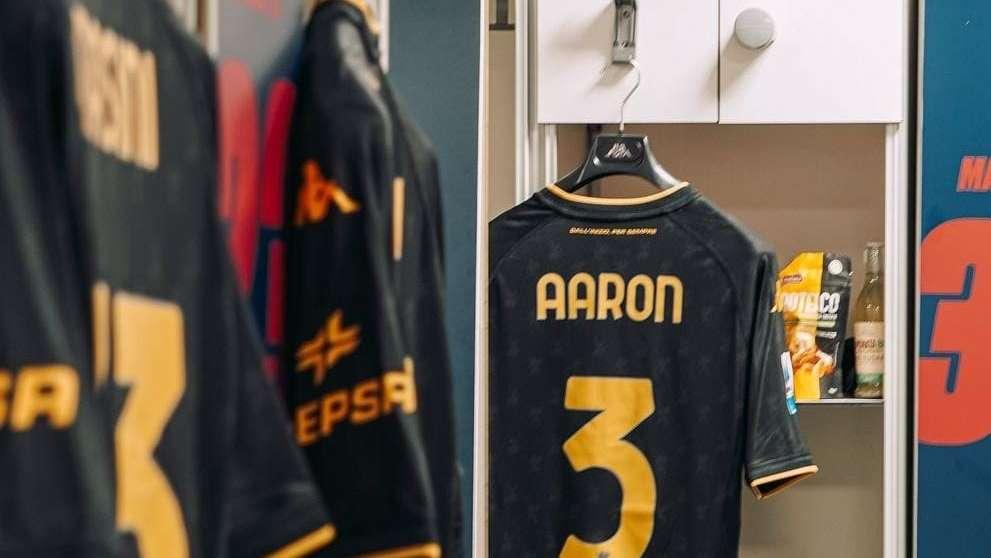 GENOA, Contro i viola giocheranno con la terza maglia 