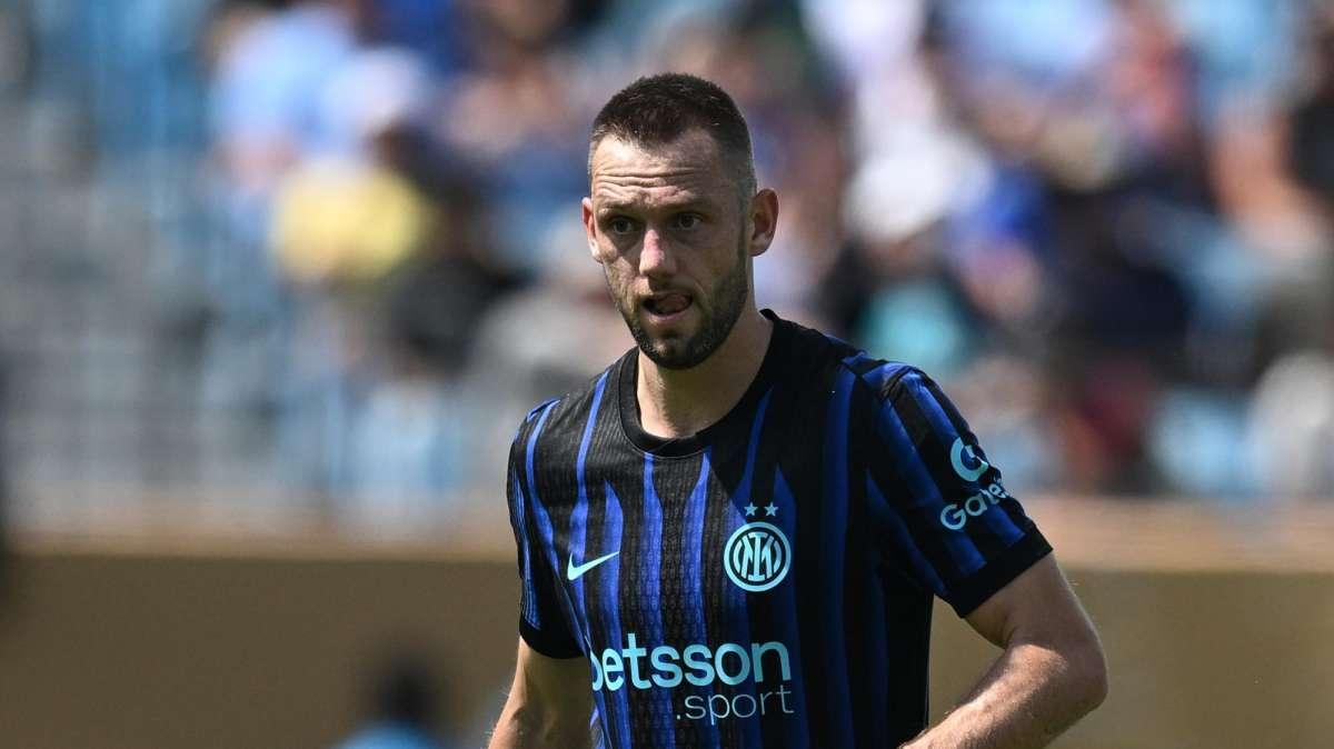 Spunta anche Baas per la difesa. La Fiorentina ne segue tanti, da Becao a De Vrij