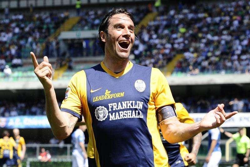 TONI, Ad un passo dal titolo di capocannoniere