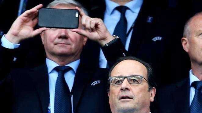 HOLLANDE, Ribery un po' brutale ma ha buon spirito