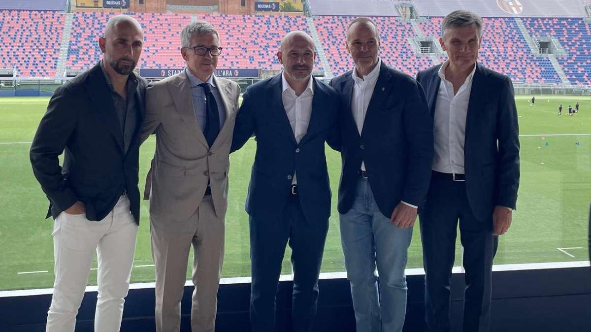 FOTO FV, Italiano con Sartori e i dirigenti del Bologna