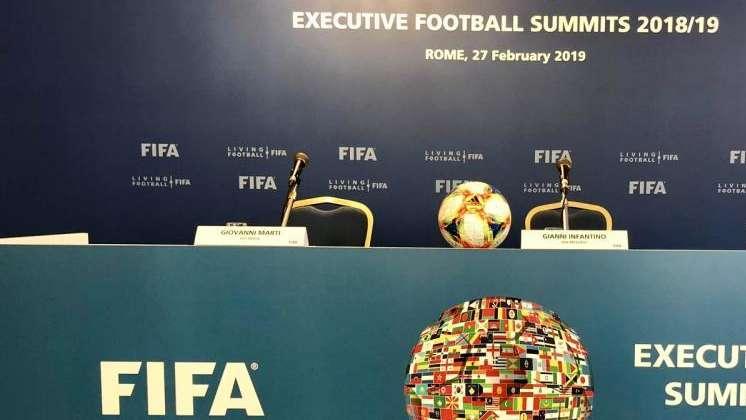 FIFA, Si valuta mercato aperto da luglio a gennaio