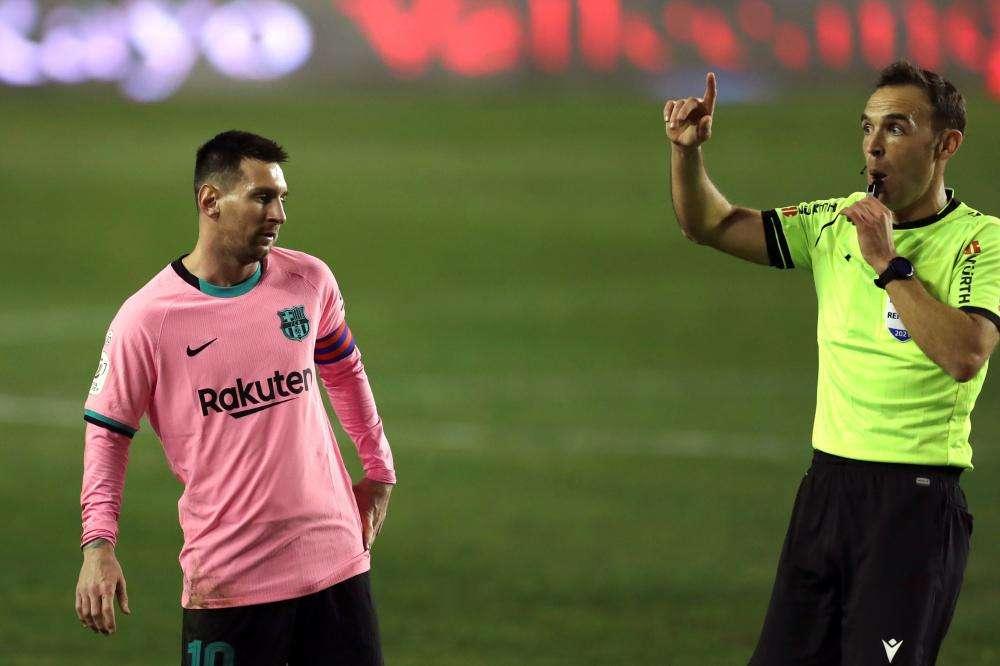 EL MUNDO, 555 mln a Messi, Barca rovinato