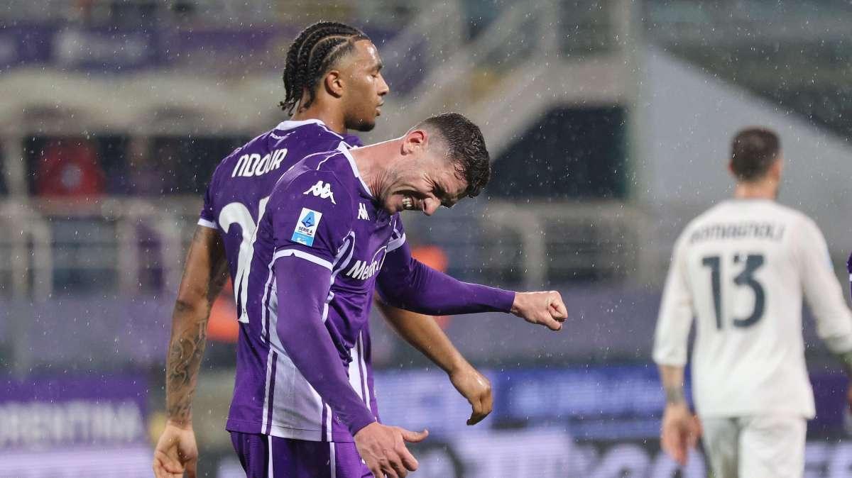 Fiorentina-Lazio 1-0, viola avanti a fine primo tempo: decide il colpo di testa di Gosens