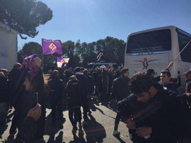 LA FIORENTINA A PERETOLA: DELIRIO VIOLA CON OLTRE 300 TIFOSI