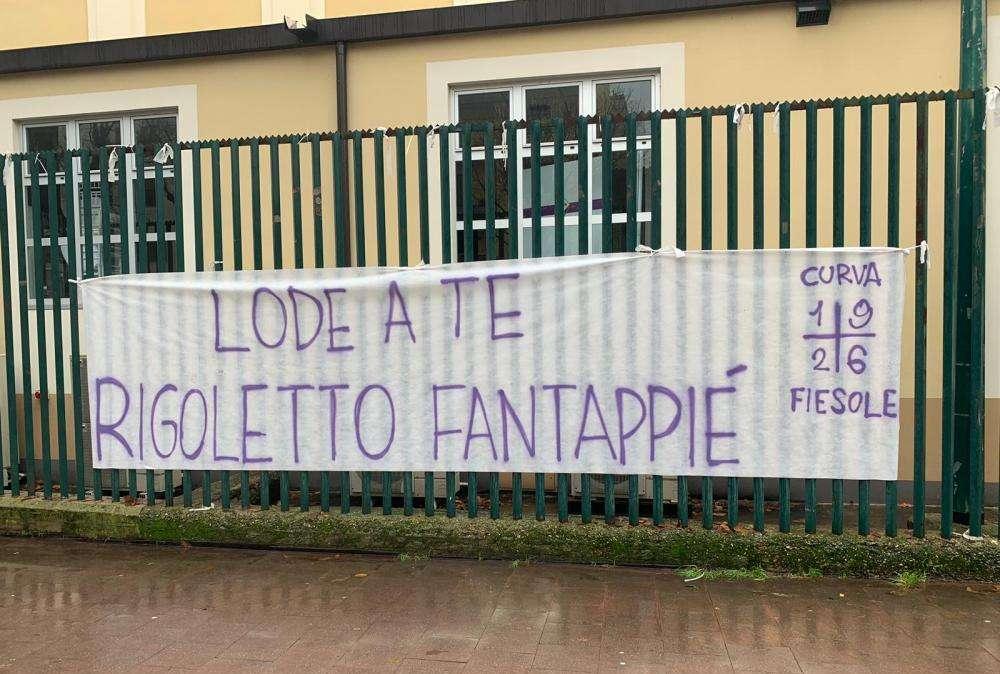 FOTO FV, Striscione per Fantappiè fuori stadio