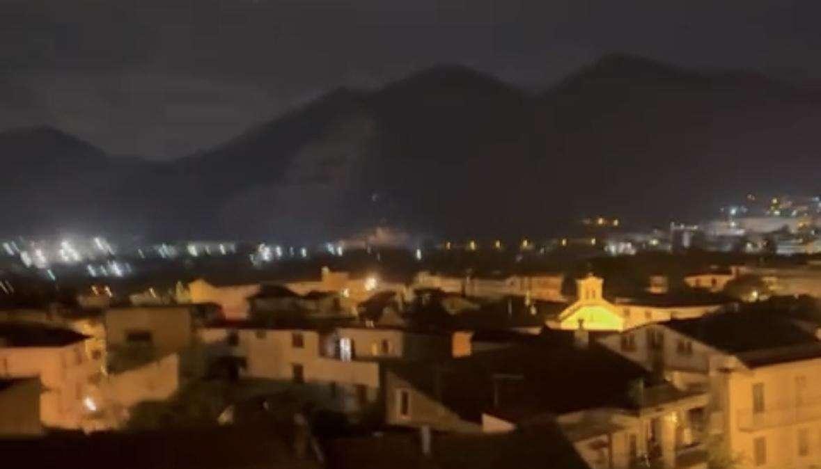 VIDEO FV, BOTTI NELLA NOTTE A SALERNO: DISTURBATO IL SONNO DEI VIOLA