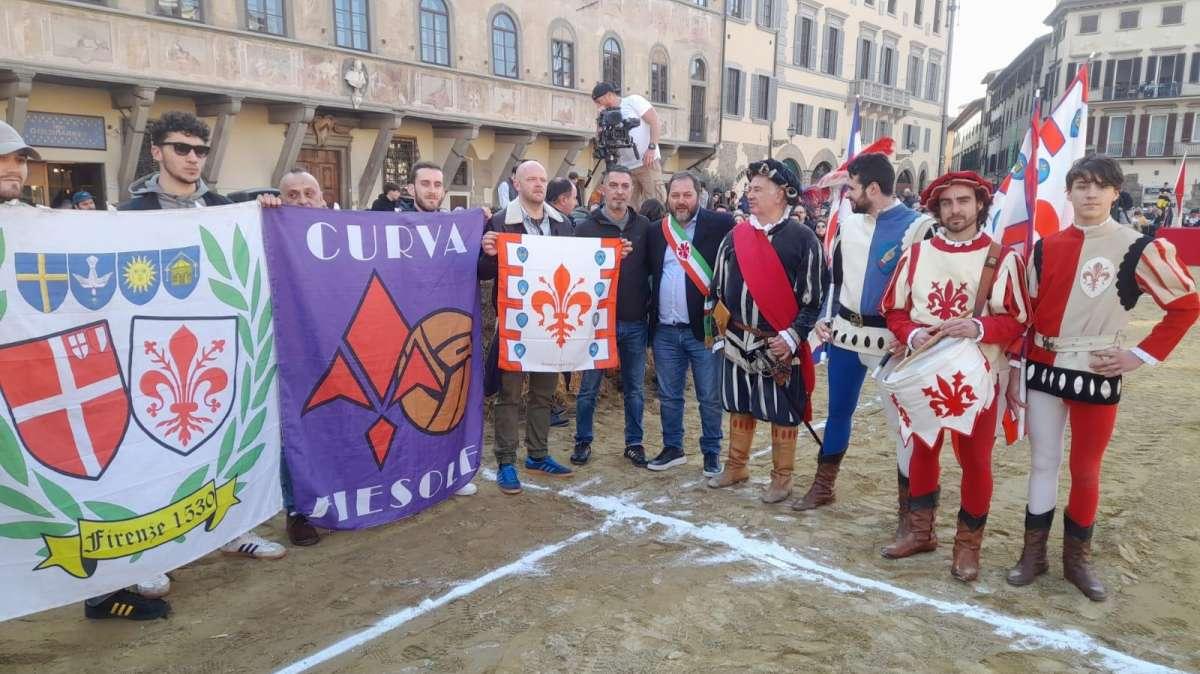 FOTO FV, Curva Fiesole alla partita dell'Assedio
