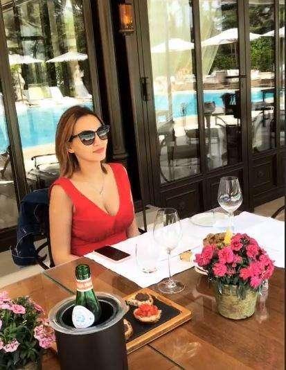 LADY VERETOUT, Pranzetto in piscina con...