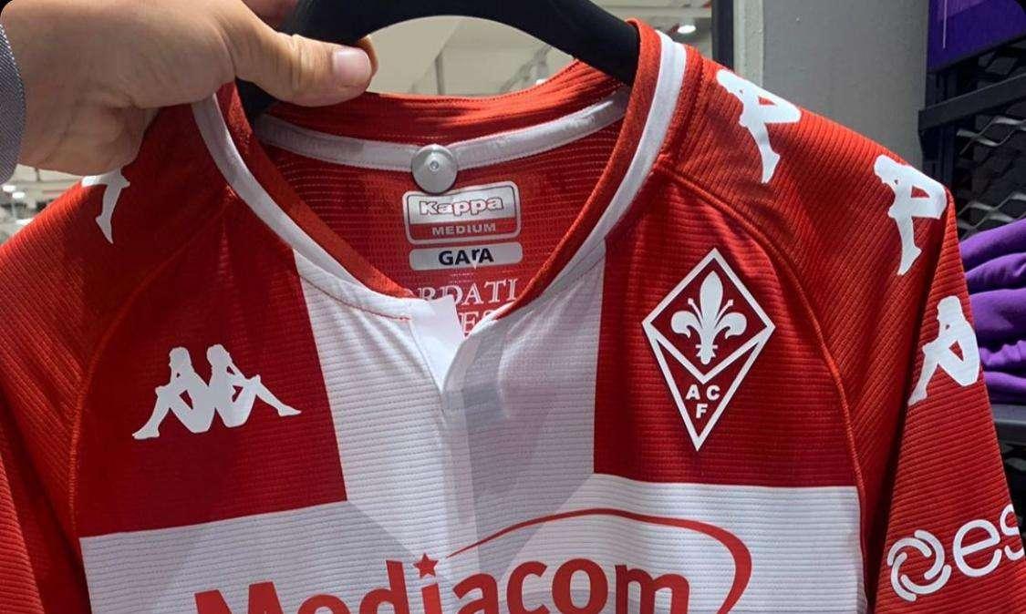 FIORENTINA, Oggi in maglia rossa con la croce bianca