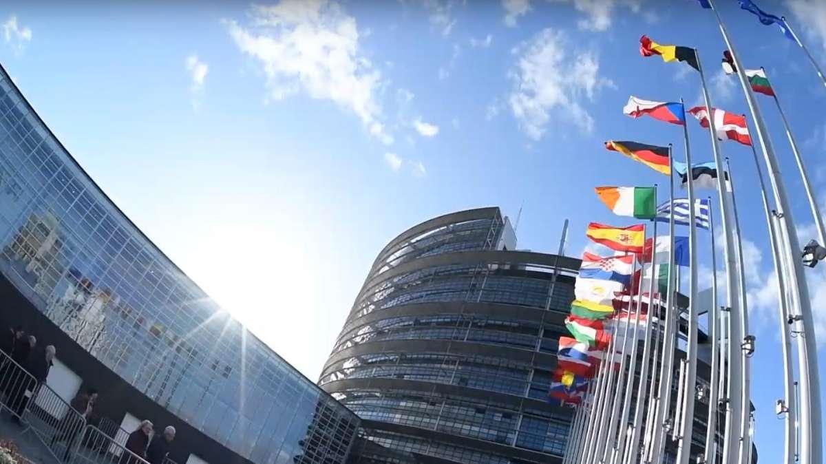 UE, Nuove regole per club e agenti entro 36 mesi