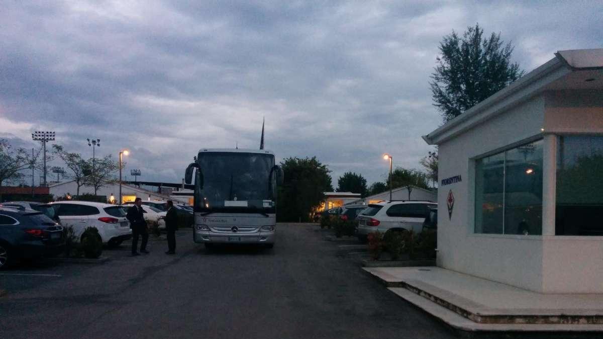 FOTO FV, Pullman fra poco in partenza: tutti convocati