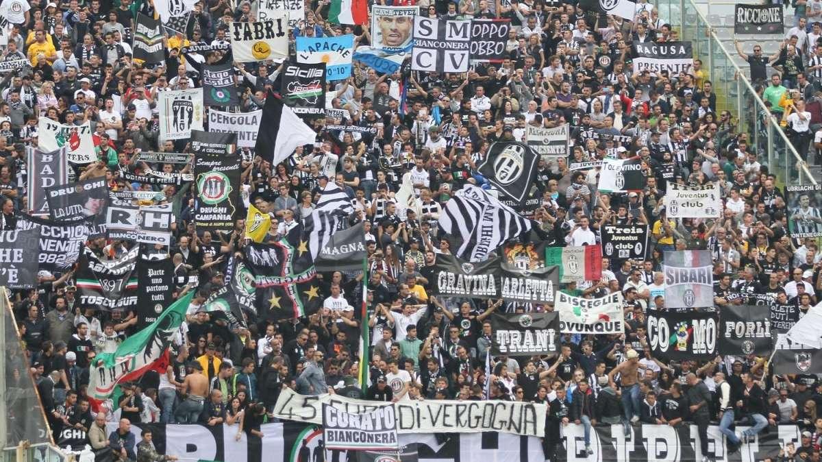 JUVE CLUB, Imbrattata la facciata della sede di Prato