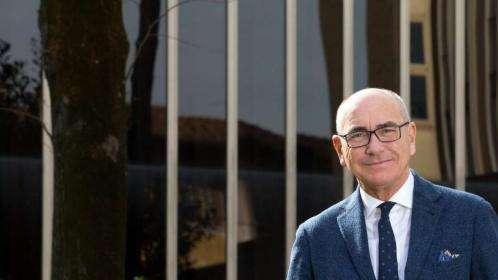 CINQUE ERRORI FATALI PER UNA VIOLA TRISTE: 1) CONFERMARE SOUSA 2) CORVINO ARRIVATO TARDI 3) TENERE TUTTI E NON FARE ACQUISTI VERI IN ESTATE 4) MERCATO SBAGLIATO A GENNAIO 5) SOCIETÀ SPESSO ASSENTE. SERVONO RISORSE: EUROPA A RISCHIO