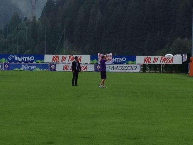 FOTO FV, Ilicic in campo saluta i tifosi viola