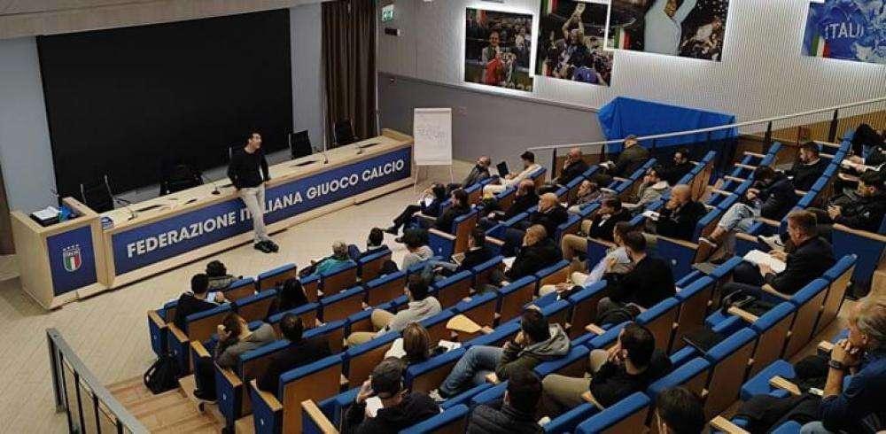 BUFFON, Sale in cattedra a Coverciano al corso per Ds