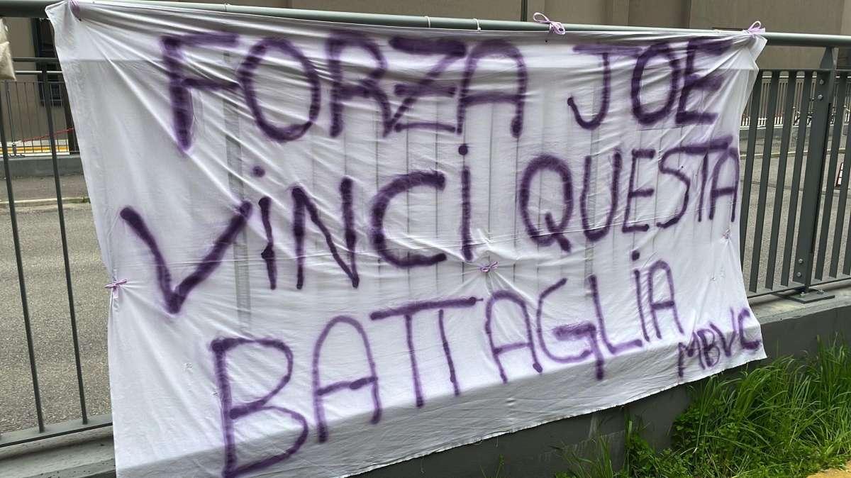 FOTO FV, Nuovo striscione al San Raffaele per Barone