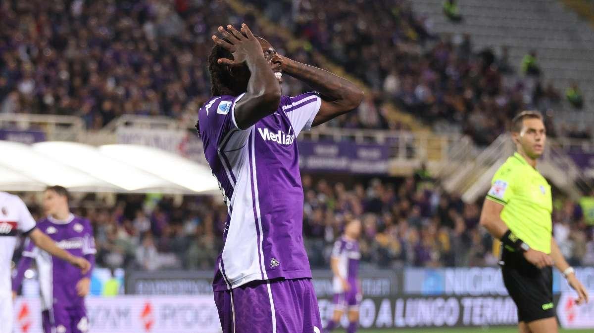La Fiorentina batte la Carrarese per 2-0: doppietta di Kean e due legni