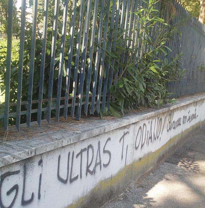 PIAZZA FARDELLA, Dura scritta contro i DV