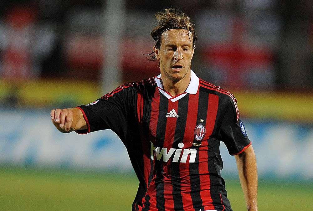 OBIETTIVI VIOLA, Ambrosini rinnova col Milan