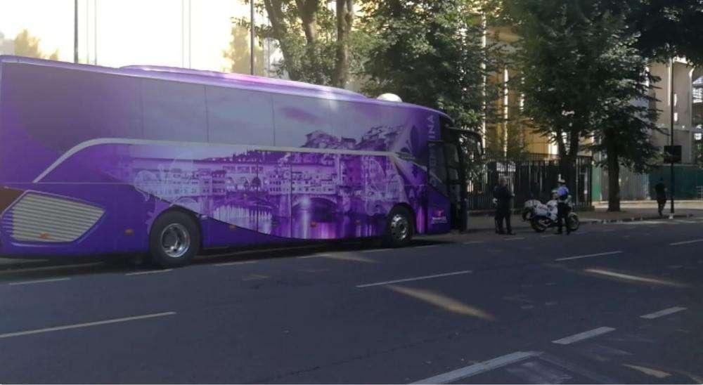 FOTO FV, Il pullman dei viola è arrivato allo stadio