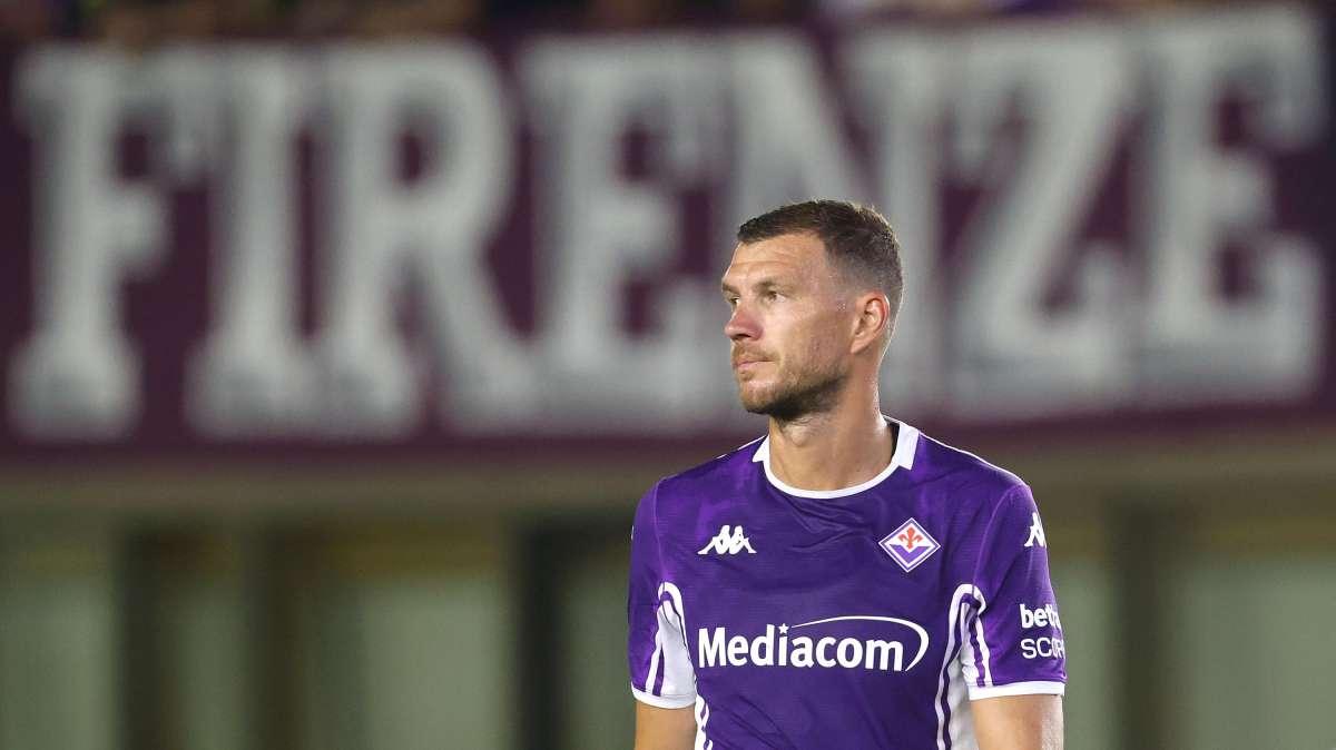 Dzeko e la sua Bosnia a San Marino, tifosi speciali per l'attaccante viola: la foto