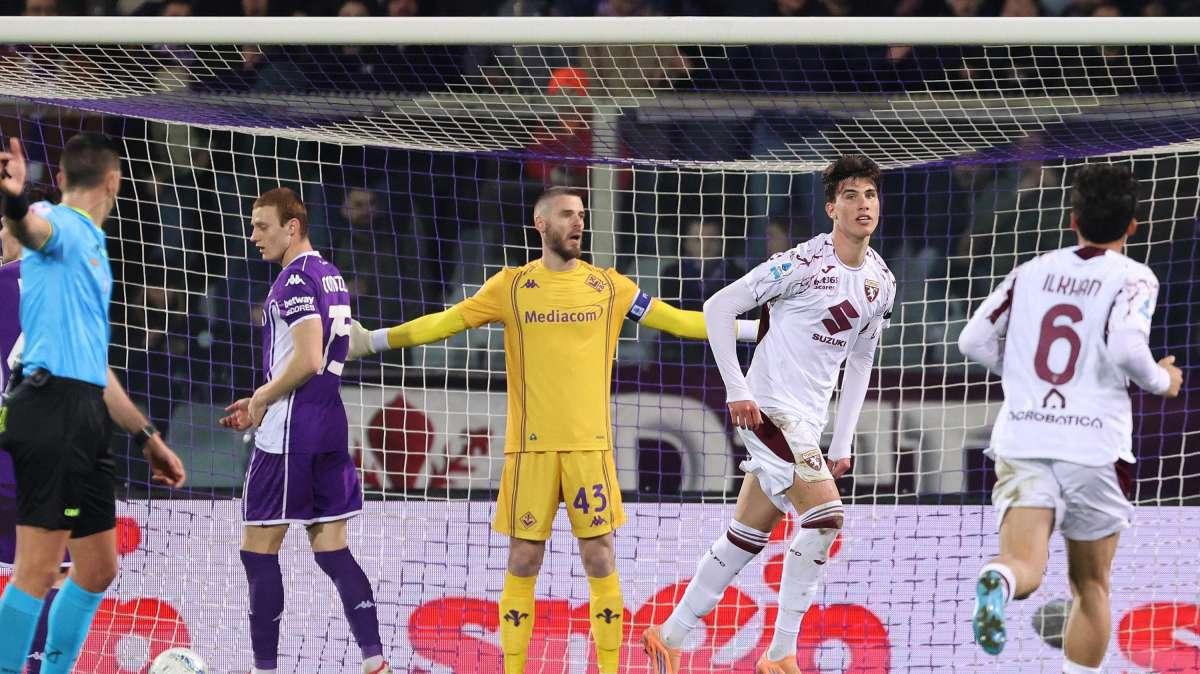 Fiorentina, sempre la stessa storia. Gol preso da palla inattiva allo scadere: 2-2 col Torino