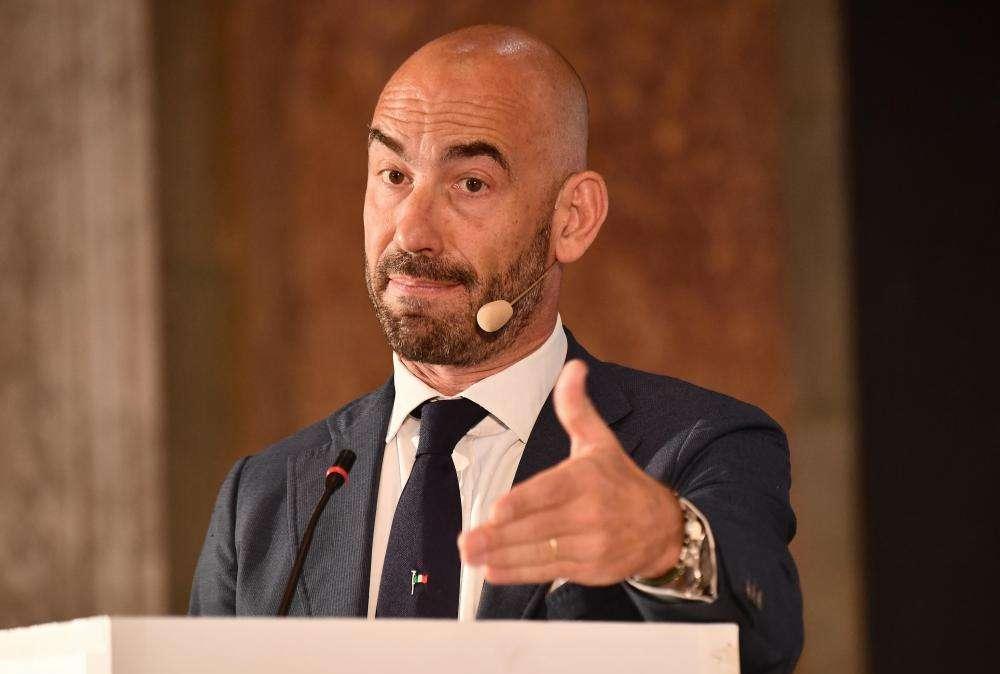 BASSETTI, Aprire gli stadi al 15% per le ultime di A