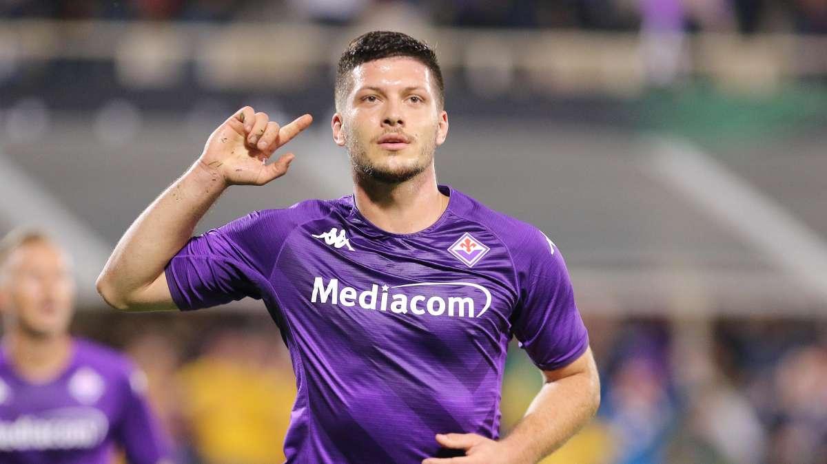 JOVIC, Seduta da solo in campo: è un "provino"?