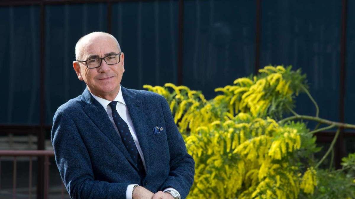 VLAHOVIC NON CAMBIA LA SUA STRATEGIA NEPPURE CON LE CONTESTAZIONI. LA SQUADRA STA CON DUSAN. LA SOCIETÀ DEVE CONVINCERE I TIFOSI ALLA MODERAZIONE. NUOVO SONDAGGIO, SI VUOLE LUCCA A GENNAIO